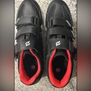 Peloton bike shoes size 40